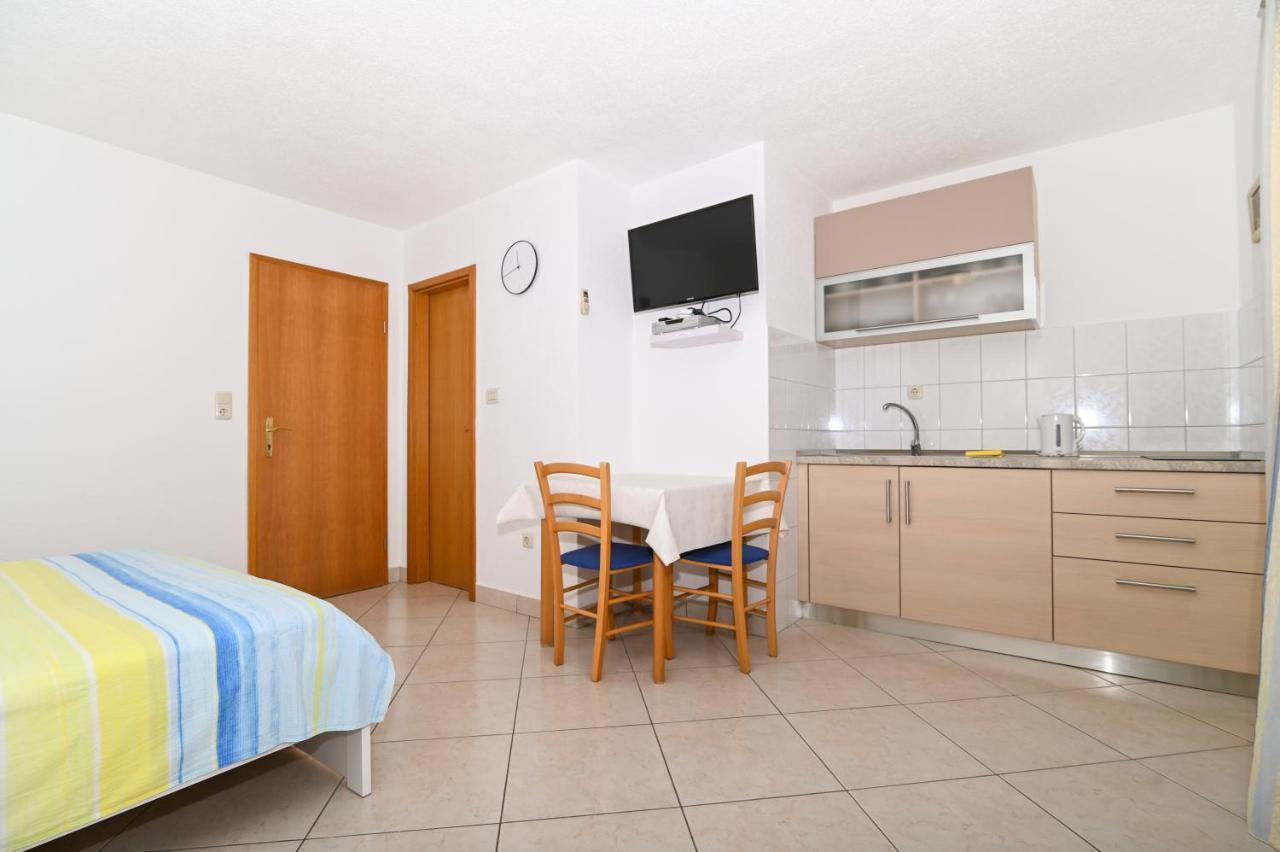 Apartmani Adria 特罗吉尔 外观 照片