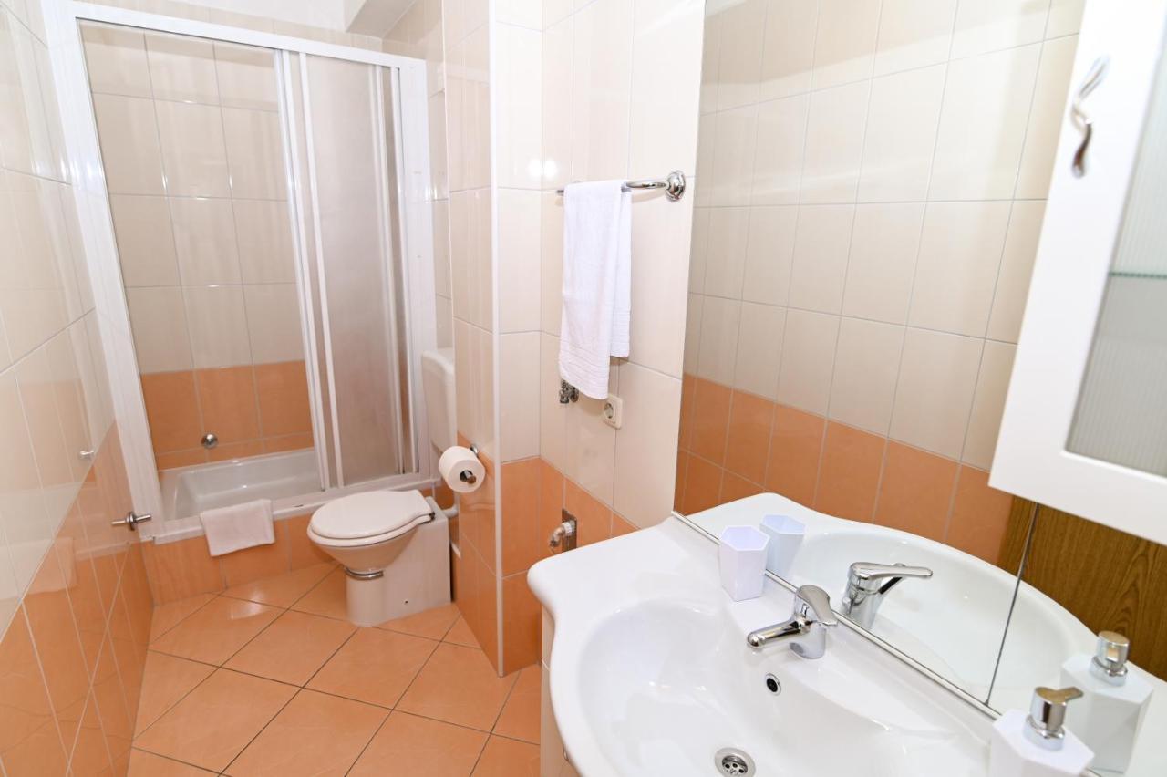 Apartmani Adria 特罗吉尔 外观 照片