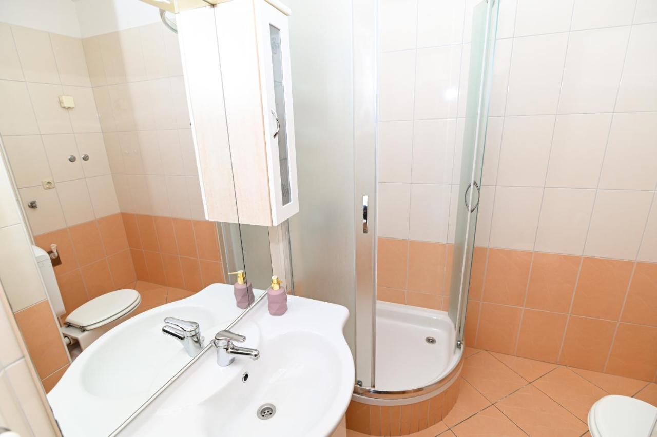 Apartmani Adria 特罗吉尔 外观 照片